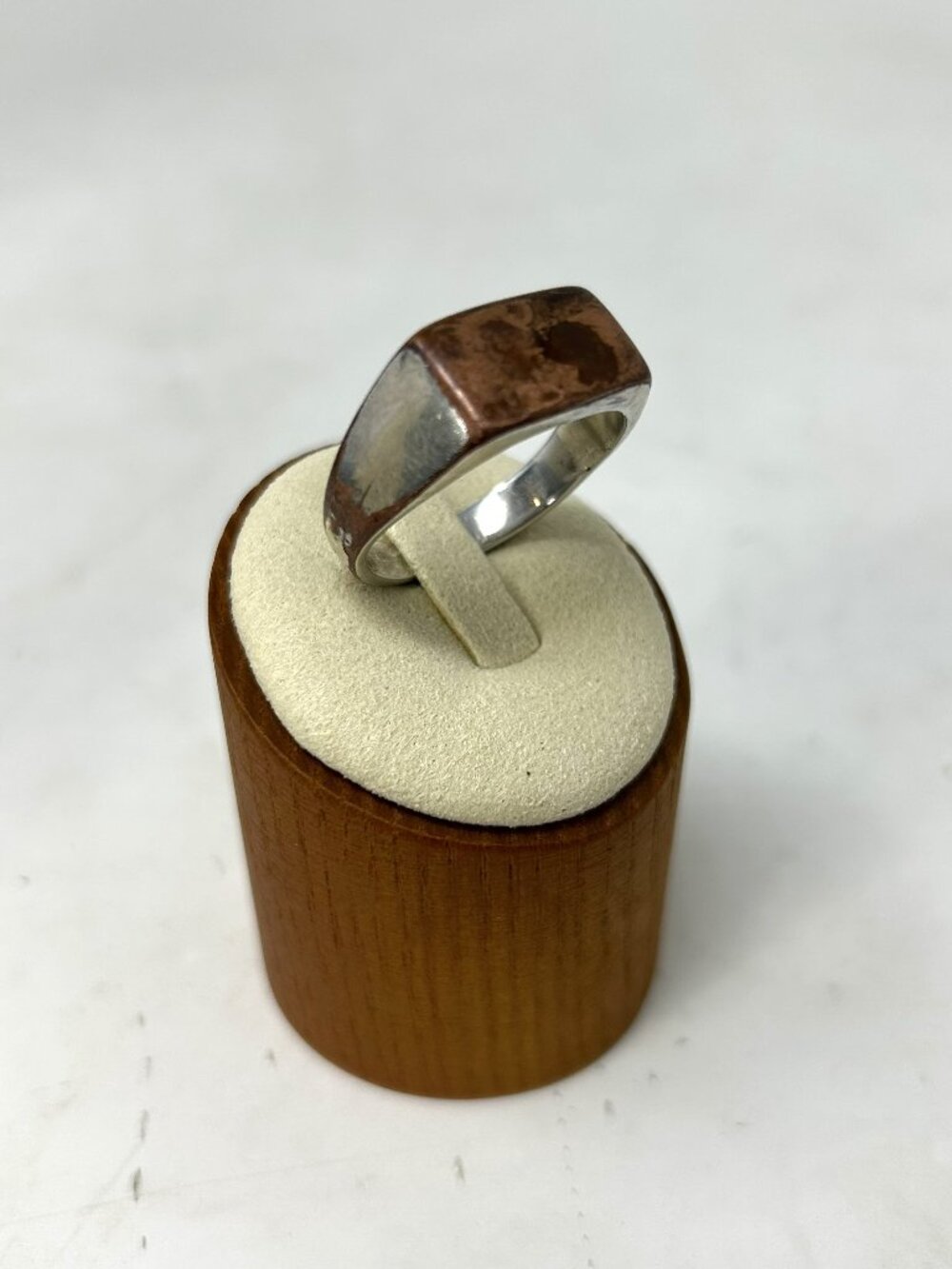 W/Q signed Men’s Ring sz 13 ¾ Silver over Copper Signet Style Band 11.2g